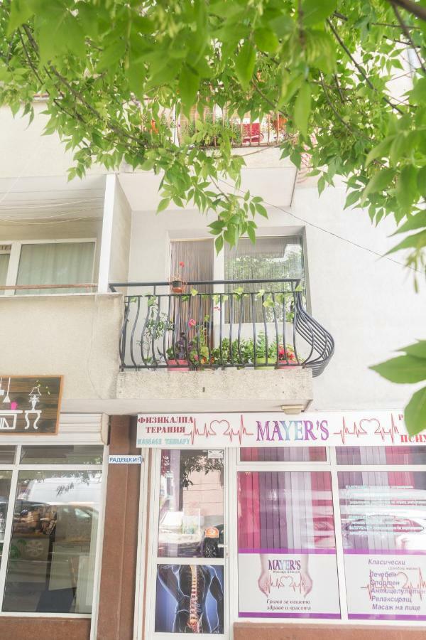 Apartment Eve Varna Bagian luar foto