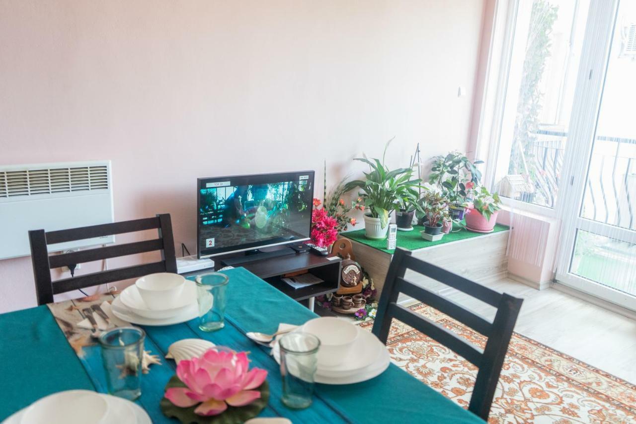 Apartment Eve Varna Bagian luar foto